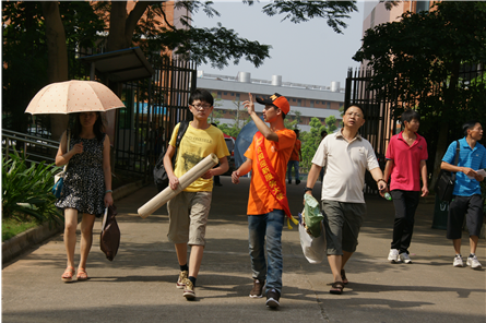 （圖六）家長對學校的辦學環(huán)境表示滿意