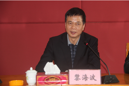 （圖二）市人力資源與社會保障局黨組成員、市高級技工學(xué)校校長黎海波同志講話