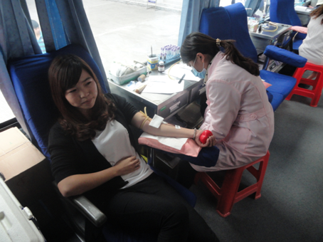 （圖二）獻血獻愛心 血濃情更濃