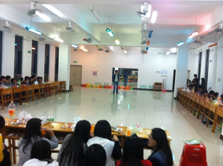 （圖一）聯(lián)誼會(huì)活動(dòng)現(xiàn)場(chǎng)