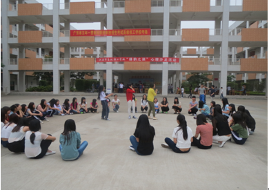 （圖三）集體談心現(xiàn)場