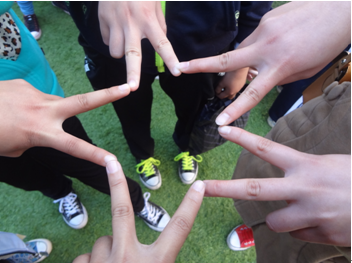 （圖四）三等獎：曾夢兒（13級會計5班 E2棟701） 《五角星》