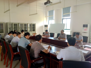 （圖二） 副校長(zhǎng)兼教務(wù)科長(zhǎng)劉俊侃同志作重要講話