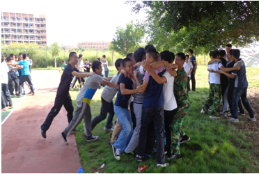 （圖六）“愛的抱抱”活動