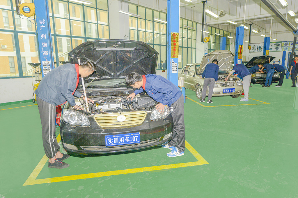 汽車綜合實訓(xùn)室