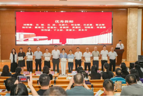 1758181380567603.png image.png