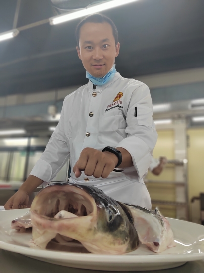 烹飪專業(yè)教研組長謝志海.jpg